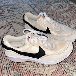 Nike Women's Waffle Debut Running Shoes